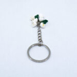 Брелок ландыши на цепочке с листиками (Бижутерия)