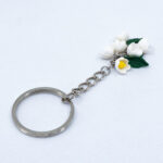 Брелок ландыши на цепочке с листиками (Бижутерия)