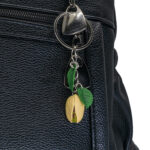 Брелок фисташка (Бижутерия)