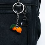 Брелок физалисы с листиком (Бижутерия)