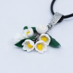 Подвеска ландыши с листиками каскад на цепочке (Бижутерия)