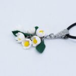 Подвеска ландыши с листиками каскад на цепочке (Бижутерия)
