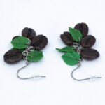 Серьги кофейные зёрна 4 шт грозди с зелёными листочками (Бижутерия)