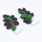 Серьги кофейные зёрна 8 шт грозди с зелёными листочками (Бижутерия)