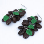 Серьги кофейные зёрна 12 шт грозди с зелёными листочками (Бижутерия)