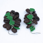 Серьги кофейные зёрна 12 шт грозди с зелёными листочками (Бижутерия)