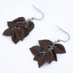 Серьги листики коричневые грозди матовые (Бижутерия)