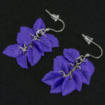 Серьги листики фиолетовые грозди матовые (Бижутерия)