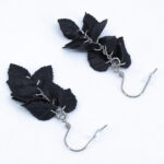 Серьги листики чёрные грозди матовые (Бижутерия)
