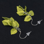 Серьги листики зелёное золото грозди металлик (Бижутерия)