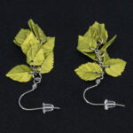 Серьги листики зелёное золото грозди металлик (Бижутерия)