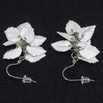 Серьги листики перламутровые грозди металлик (Бижутерия)