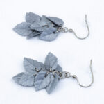 Серьги листики серебряные грозди металлик (Бижутерия)