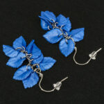 Серьги листики синие грозди металлик (Бижутерия)