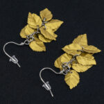 Серьги листики тёмное золото грозди металлик (Бижутерия)