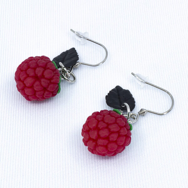 Серьги малинки красные с чёрными листочками (Бижутерия)