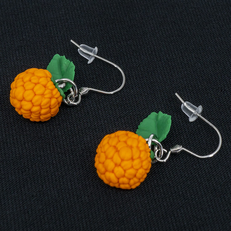 Серьги малинки оранжевые с зелёными листочками (Бижутерия)