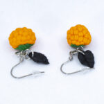 Серьги малинки оранжевые с чёрными листочками (Бижутерия)