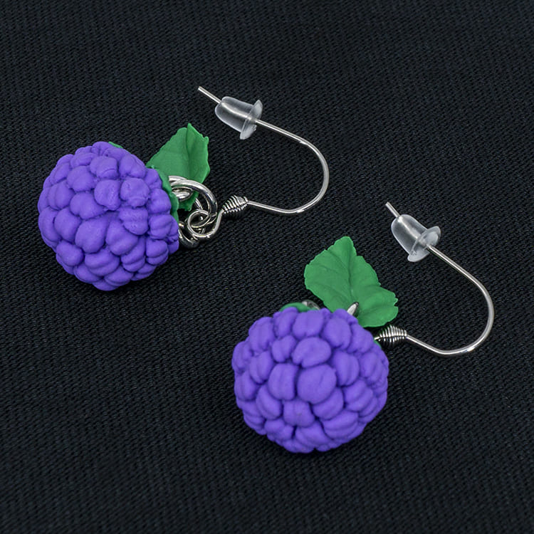 Серьги малинки фиолетовые с зелёными листочками (Бижутерия)