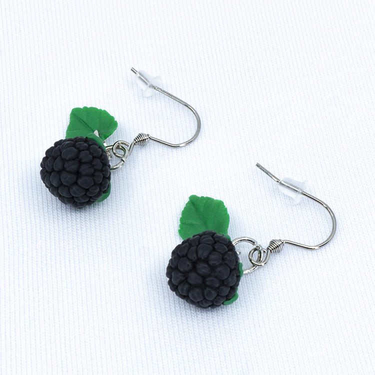 Серьги малинки чёрные с зелёными листочками (Бижутерия)