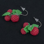 Серьги малинки красные 3 шт грозди с зелёными листочками