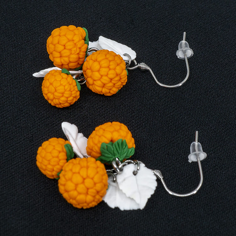 Серьги малинки оранжевые 3 шт грозди с белыми листочками (Бижутерия)