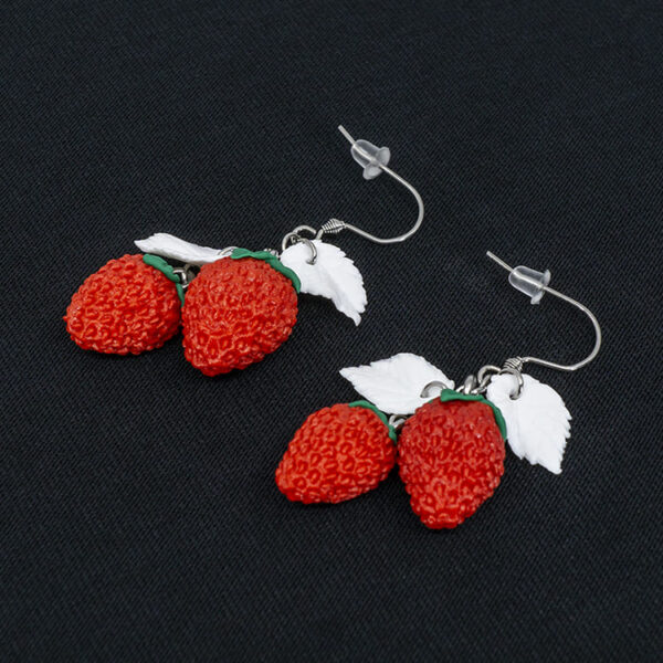 Серьги ягоды земляники 2 шт с белыми листочками (Бижутерия)