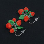 Серьги ягоды земляники 4 шт грозди с зелёными листочками (Бижутерия)