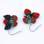Серьги ягоды земляники 4 шт грозди с чёрными листочками (Бижутерия)