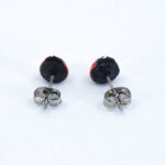 Серьги пусеты божьи коровки красно-золотые серебро (бижутерия из полимерной глины и медицинской стали) гипоаллергенные