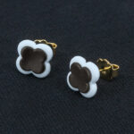 Серьги пусеты клевер Van Cleef графитовые, маренговые (золотые)