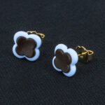 Серьги пусеты клевер Van Cleef горький шоколад, темно-голубые (золотые)