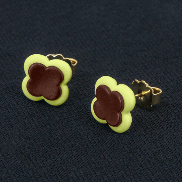 Серьги пусеты клевер Van Cleef черешневые, светло-лаймовые (золотые)