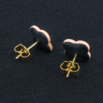 Серьги пусеты клевер Van Cleef арбузные, кремово-розовые (золотые)