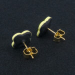 Серьги пусеты клевер Van Cleef лиственно-зеленые, кремово-зеленые (золотые)