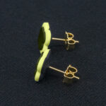 Серьги пусеты клевер Van Cleef болотные, светло-лаймовые (золотые)