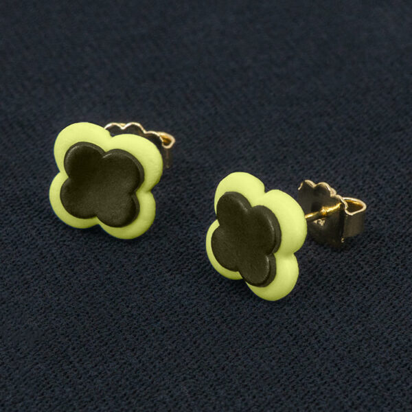 Серьги пусеты клевер Van Cleef серебристо-коричневые, светло-лаймовые (золотые)