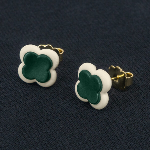 Серьги пусеты клевер Van Cleef синевато-зеленые, белый жасмин (золотые)