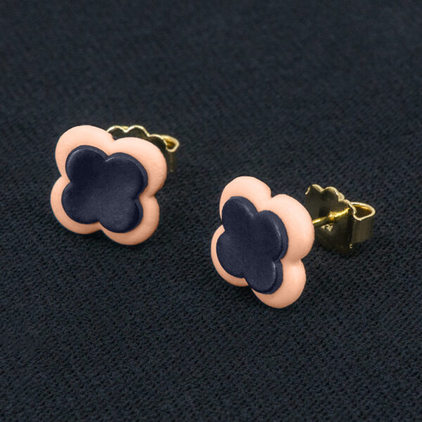 Серьги пусеты клевер Van Cleef темно-синие, кремово-розовые (золотые)