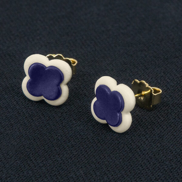 Серьги пусеты клевер Van Cleef черничные, белый жасмин (золотые)