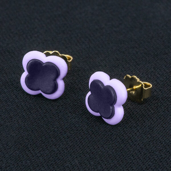 Серьги пусеты клевер Van Cleef ярко-фиолетовые, сиреневые (золотые)