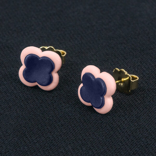 Серьги пусеты клевер Van Cleef лилово-древесные, бледно-розовые (золотые)