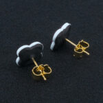 Серьги пусеты клевер Van Cleef ежевичные, маренговые (золотые)