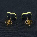 Серьги пусеты клевер Van Cleef брусничные, светло-лаймовые (золотые)