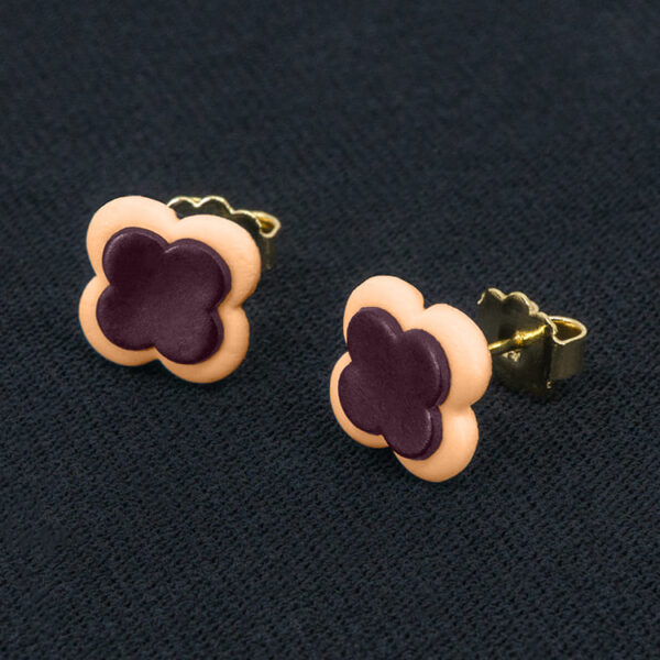 Серьги пусеты клевер Van Cleef брусничные, лососевые (золотые)