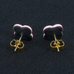 Серьги пусеты клевер Van Cleef нежно-розовые (золотые)