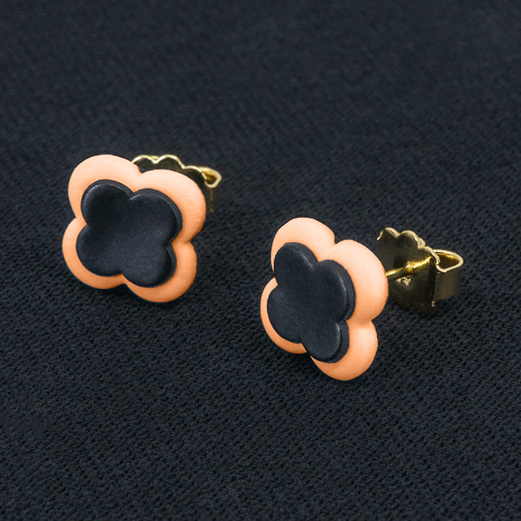 Серьги пусеты клевер Van Cleef лососевые (золотые)