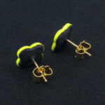 Серьги пусеты клевер Van Cleef лаймовые (золотые)