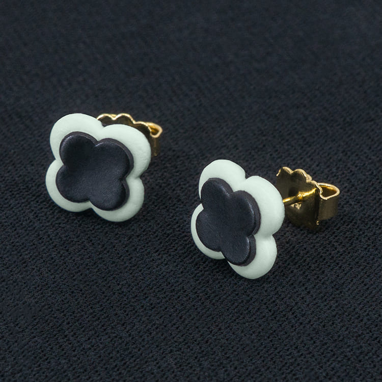 Серьги пусеты клевер Van Cleef темно-серые (золотые)