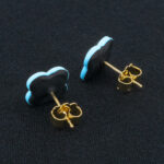 Серьги пусеты клевер Van Cleef лазурные (золотые)